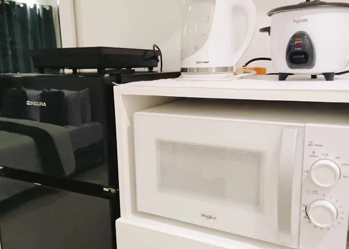 アパート Stylish And Budget Friendly Unit At Persimmon